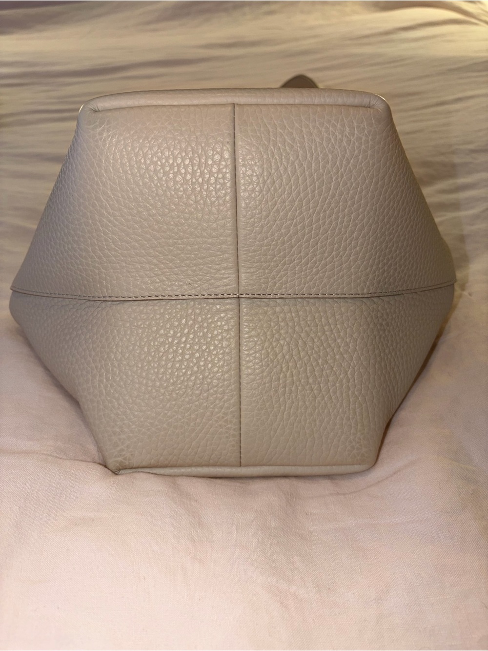 Cuyana Paloma Bag in Ecru - Picture 13 of 15